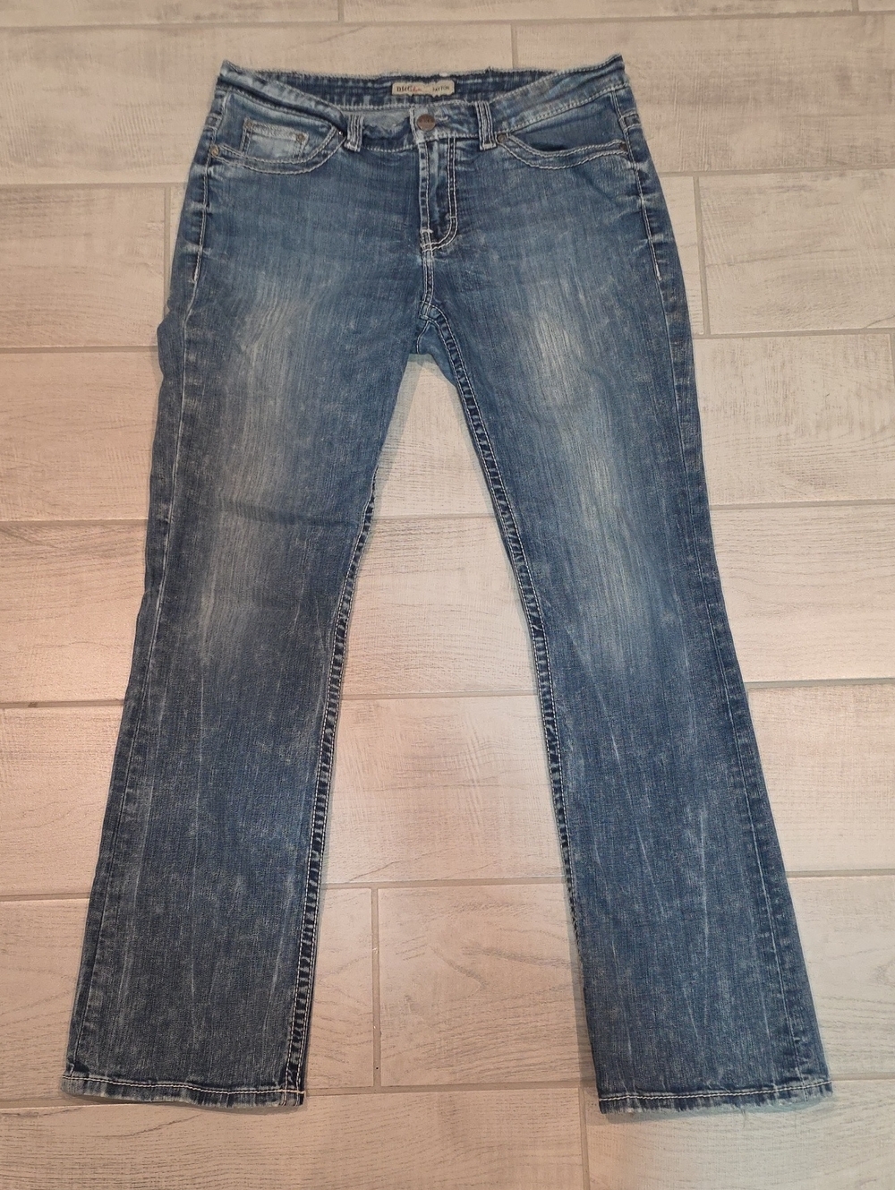 BKE Payton Bootcut Jeans 31L Blue Distressed Pockets Stretch